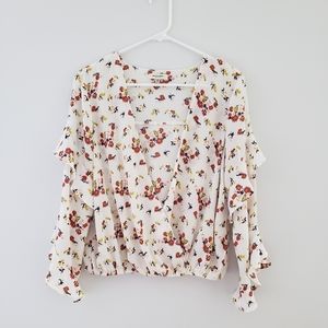 Max Studio, flutter sleeve, deep V neck, size MP
